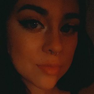 Meet your Posher, Alexia